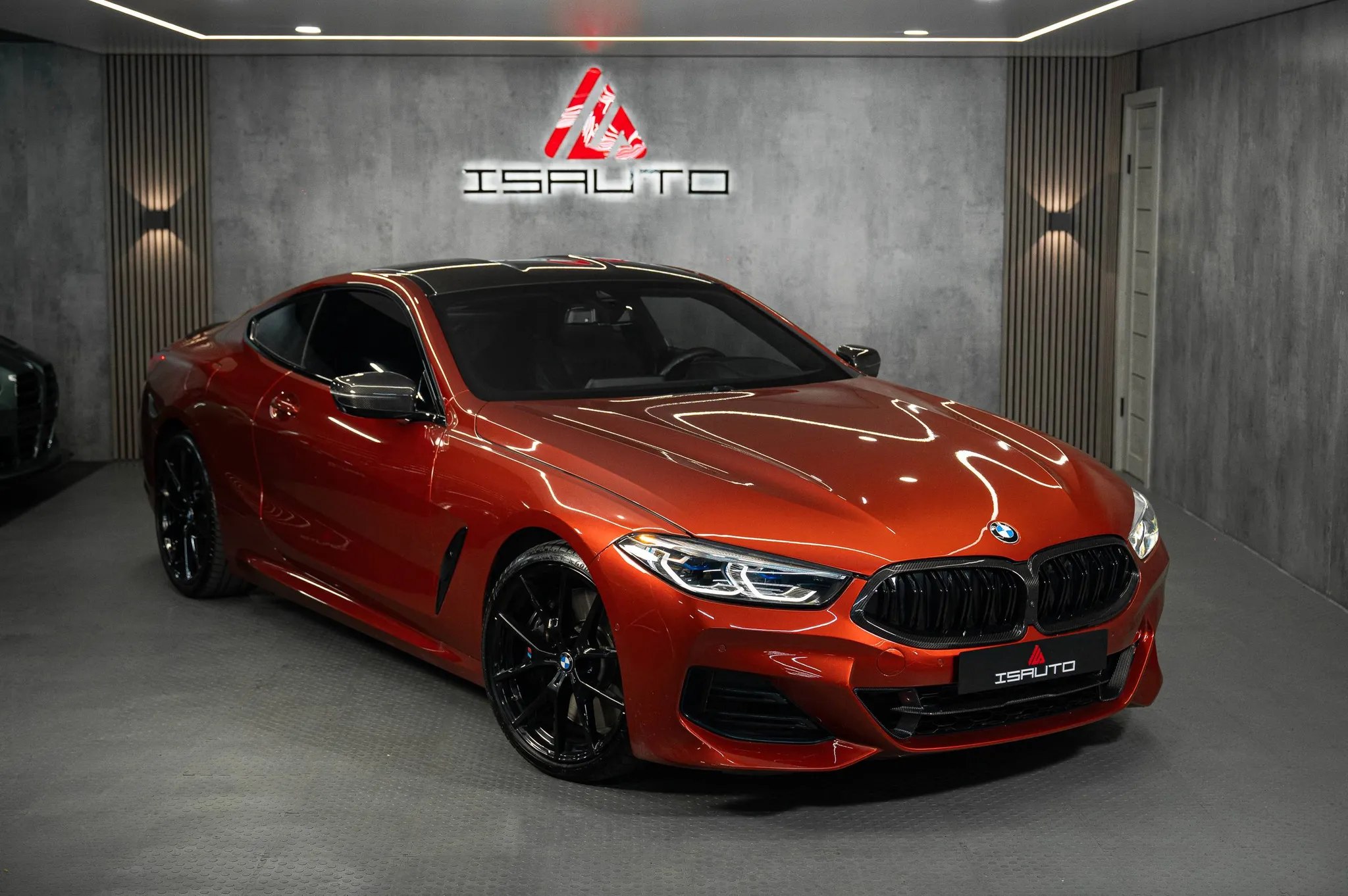BMW M850i — фото 1