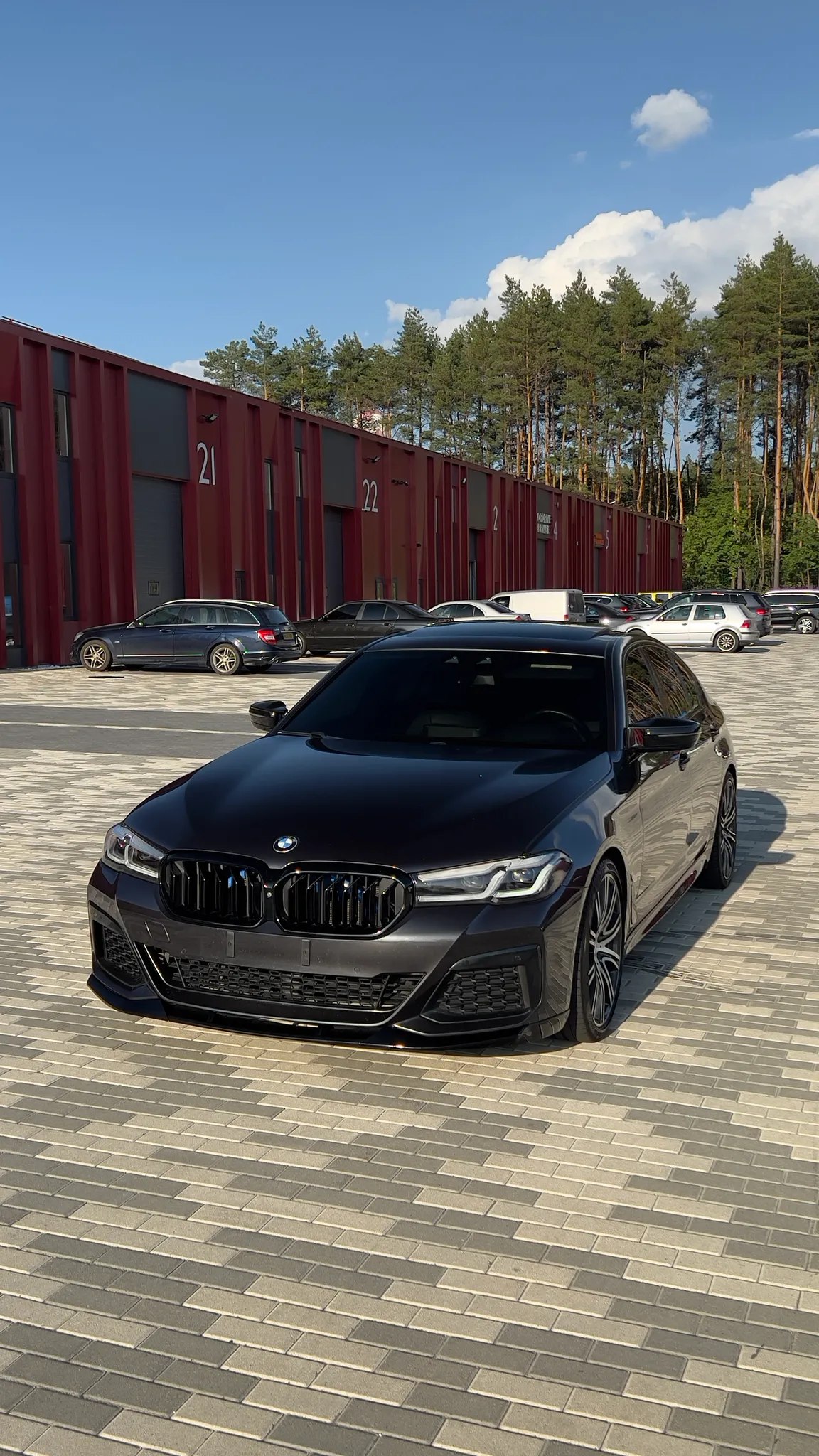 BMW 540i — фото 1