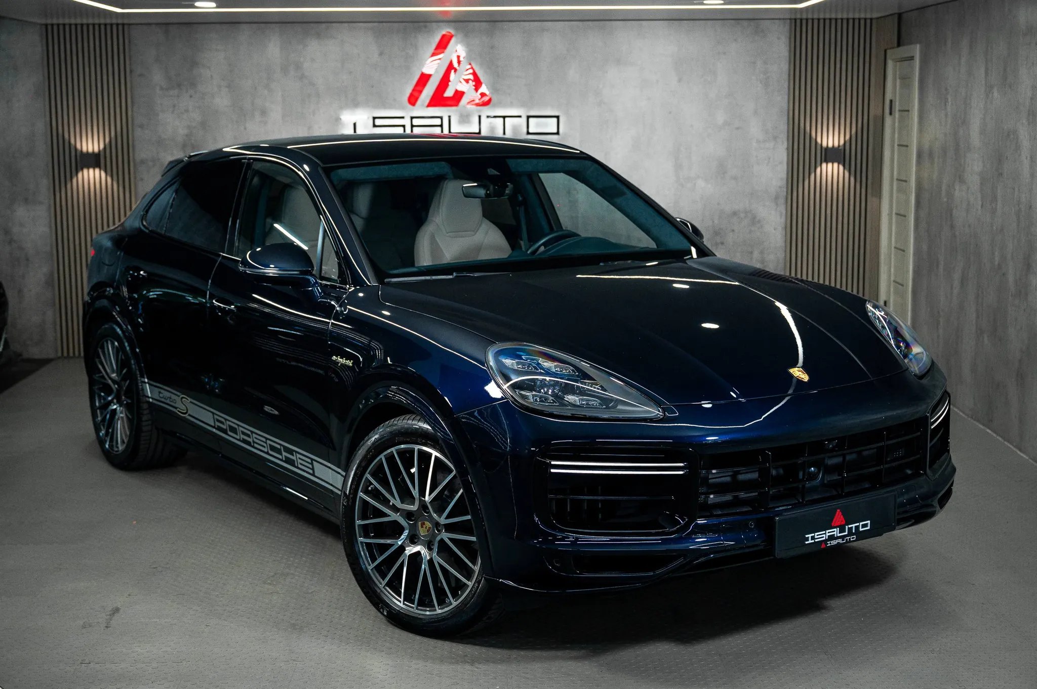 Porsche Cayenne Turbo S — фото 1