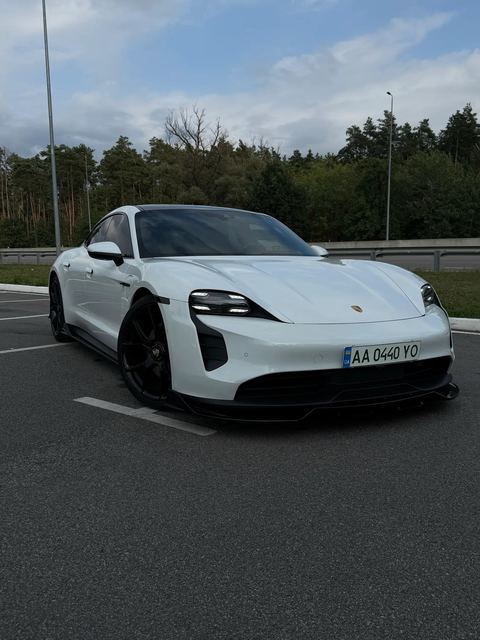 Porsche Taycan 4S