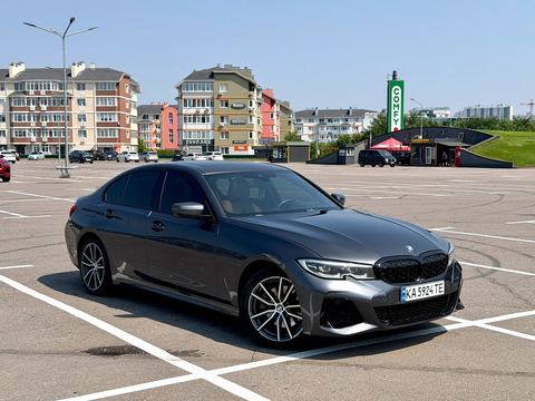 BMW 330i