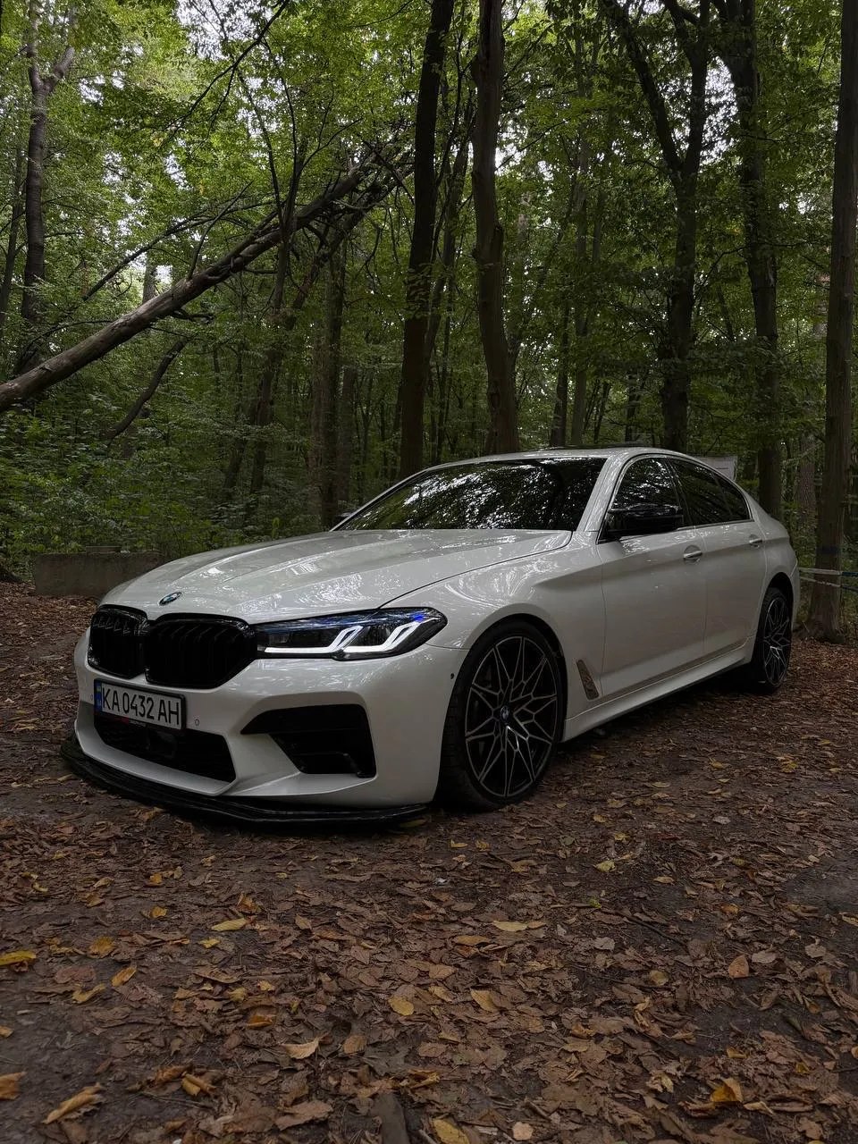 BMW 540i — фото 1