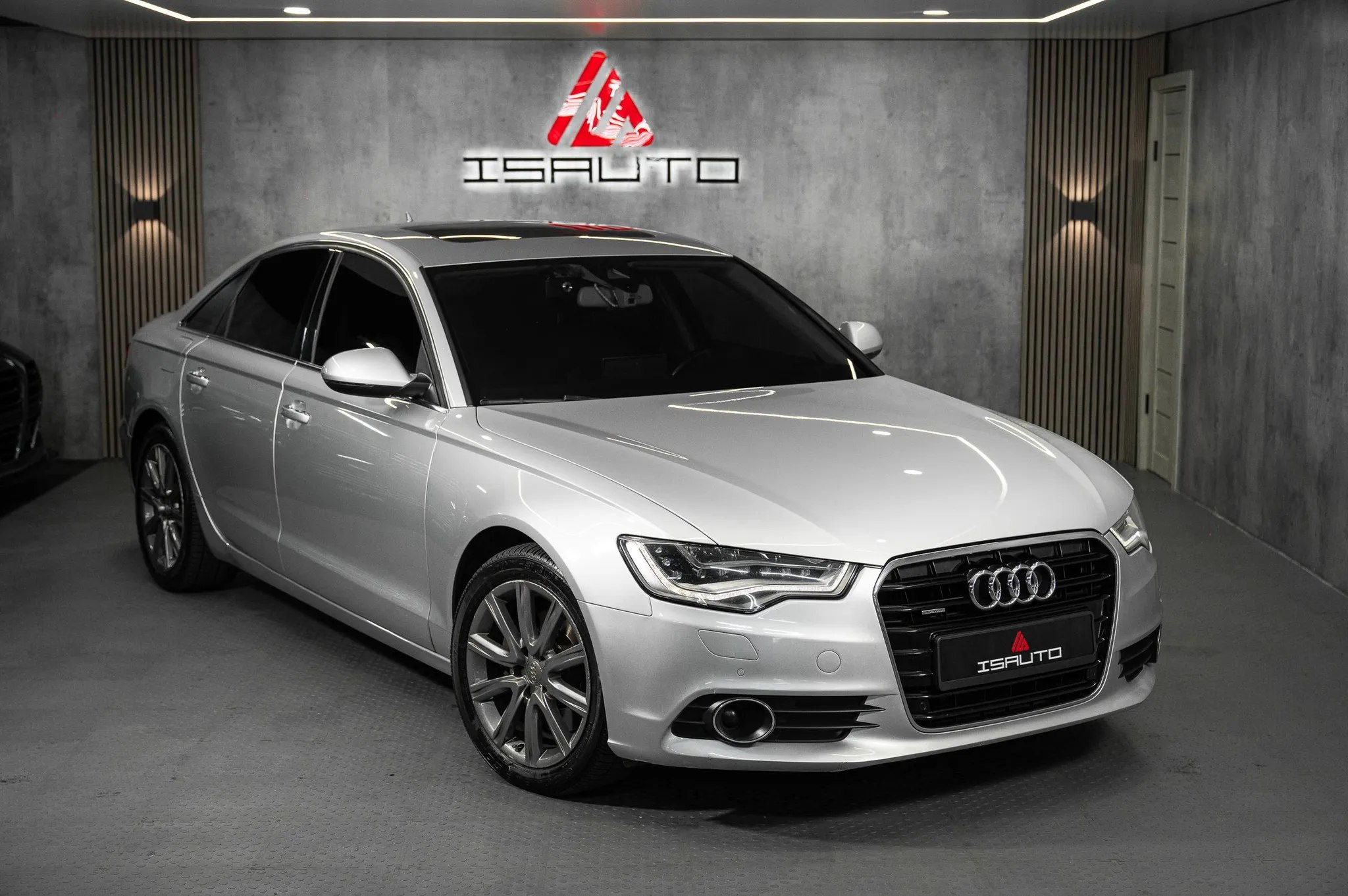 Audi A6 — фото 1