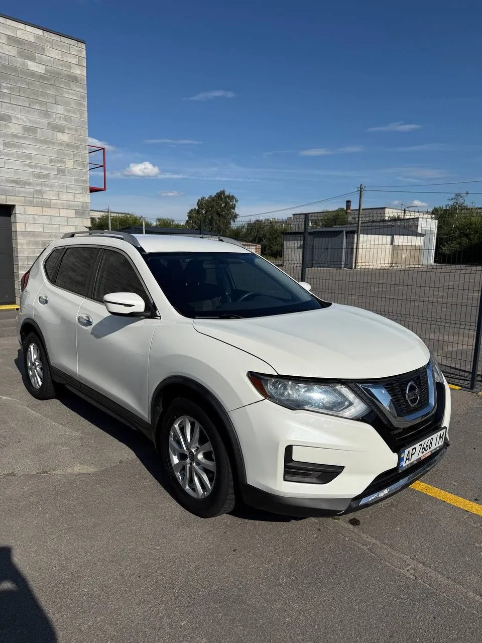 Nissan Rogue — фото 1