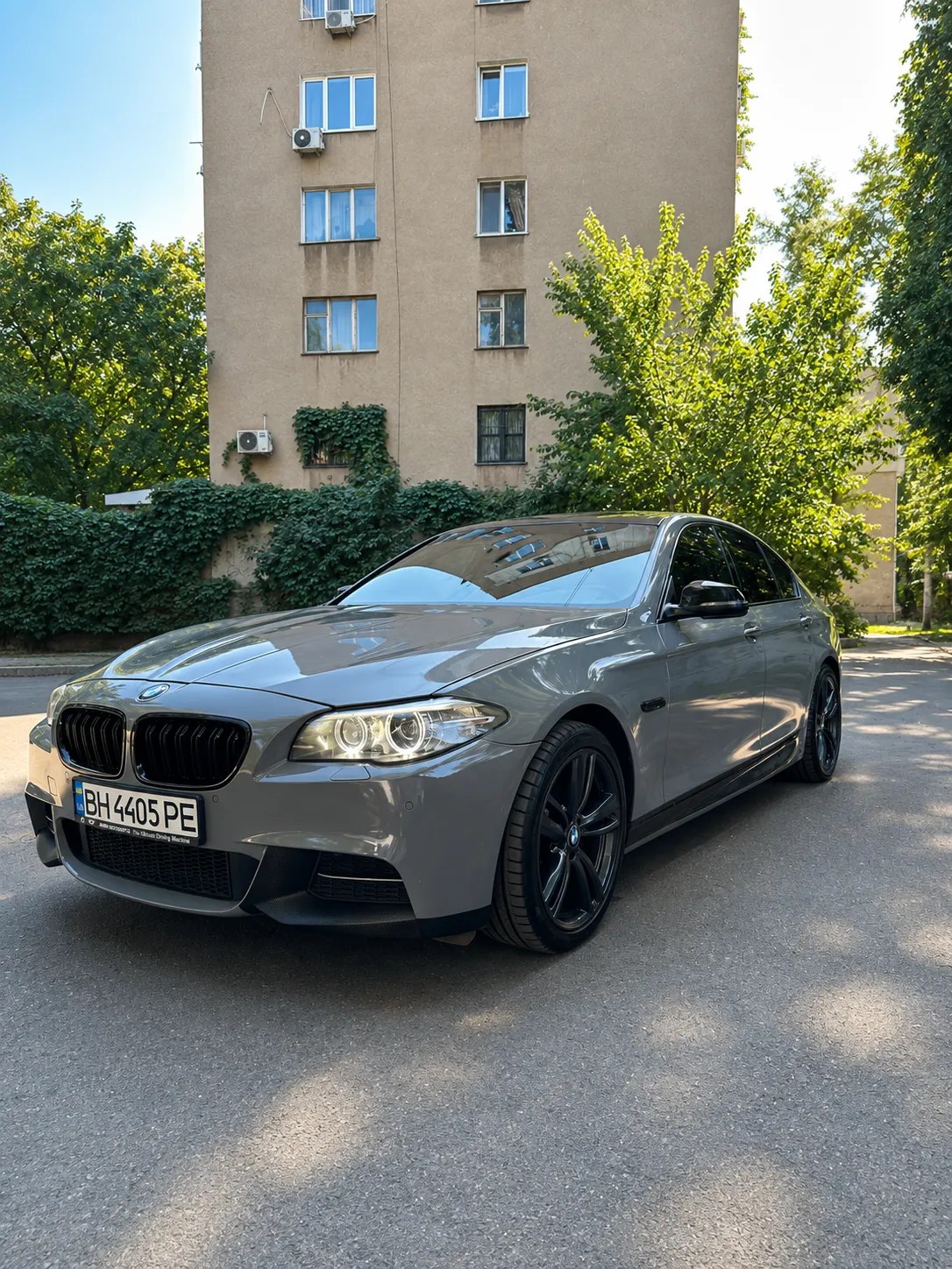 BMW 528XI — фото 1