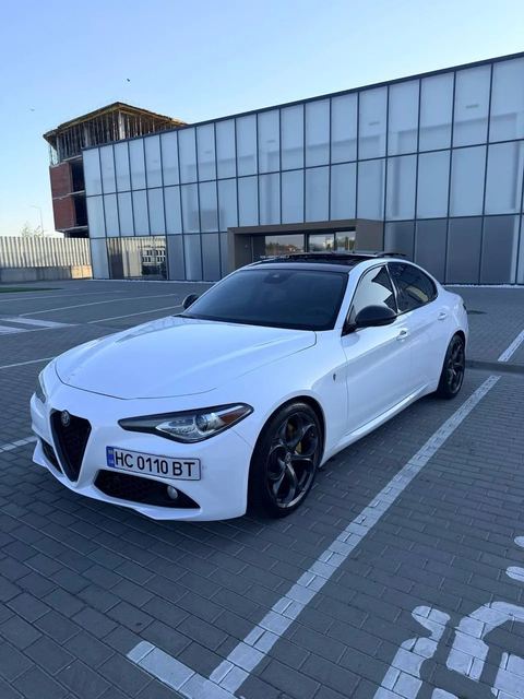 Alfa Romeo Giulia (952)