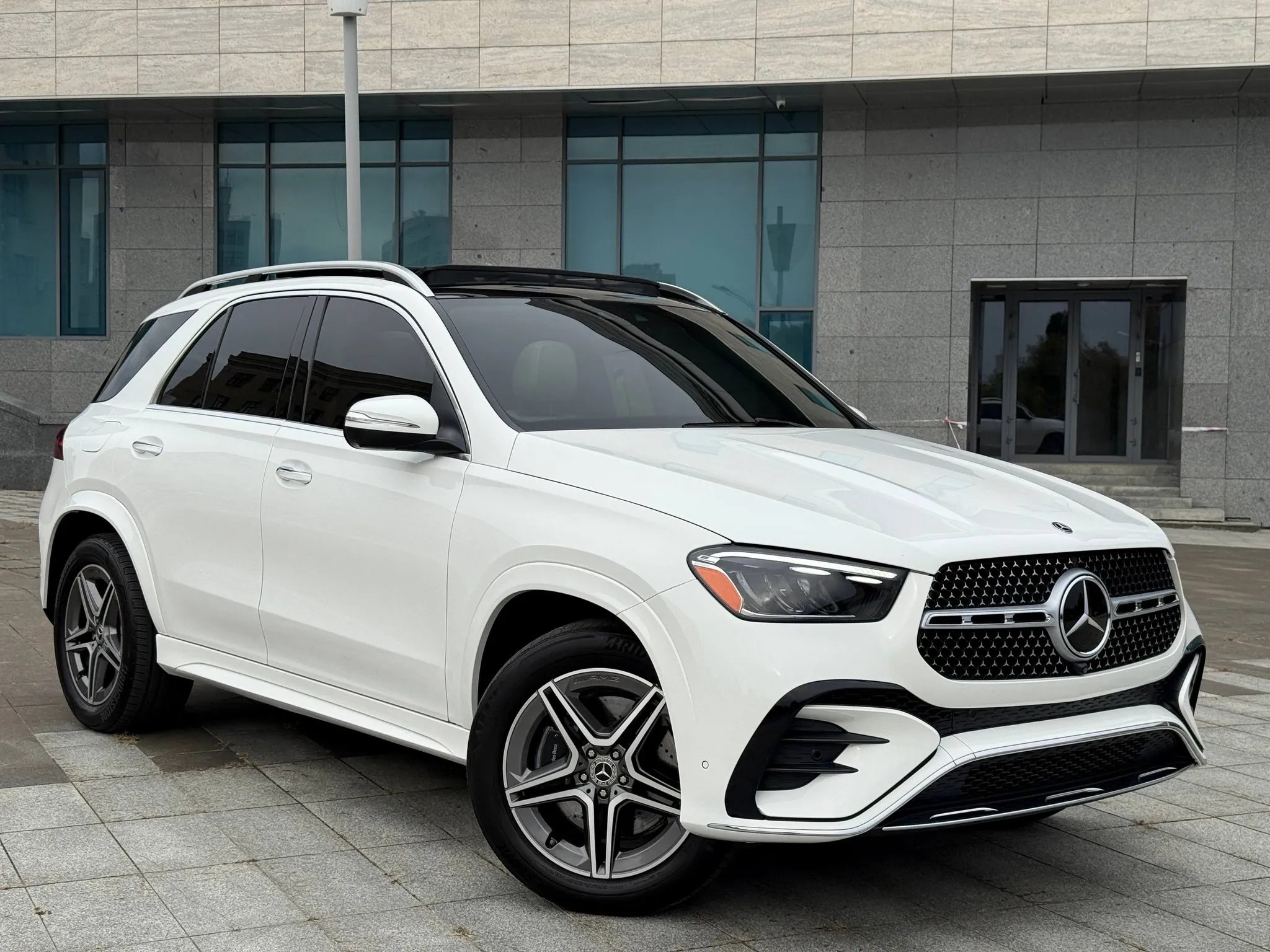 Mercedes-Benz GLE 450e — фото 1