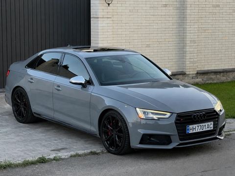 Audi S4