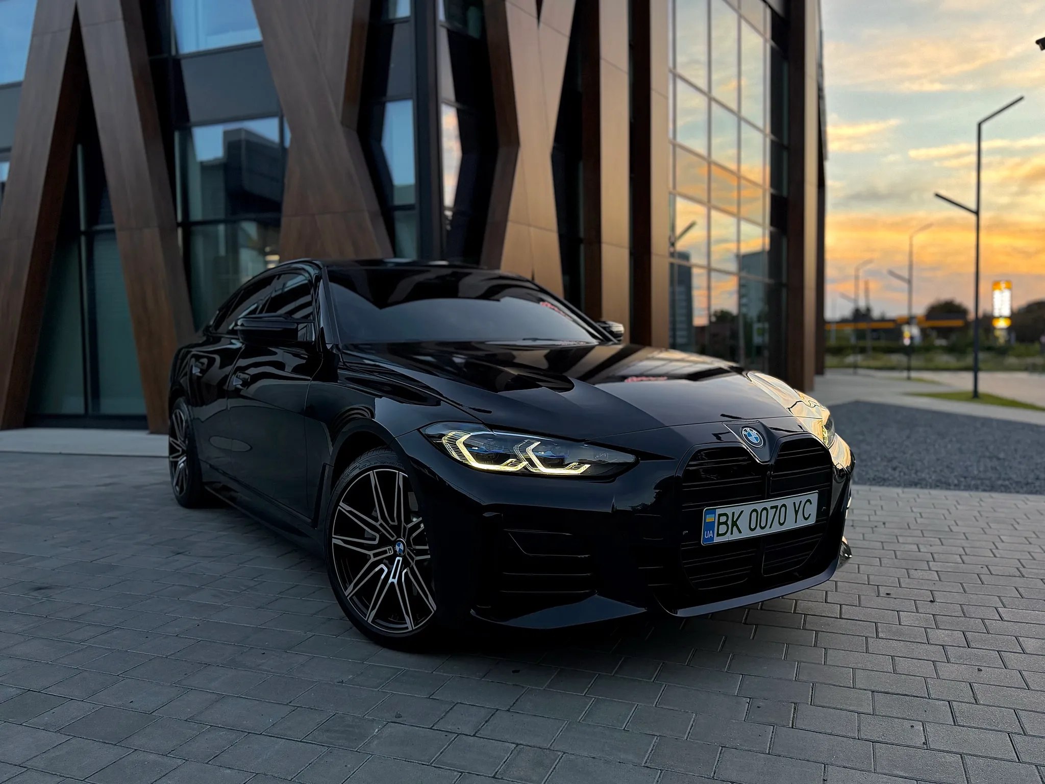 BMW i4 — фото 1
