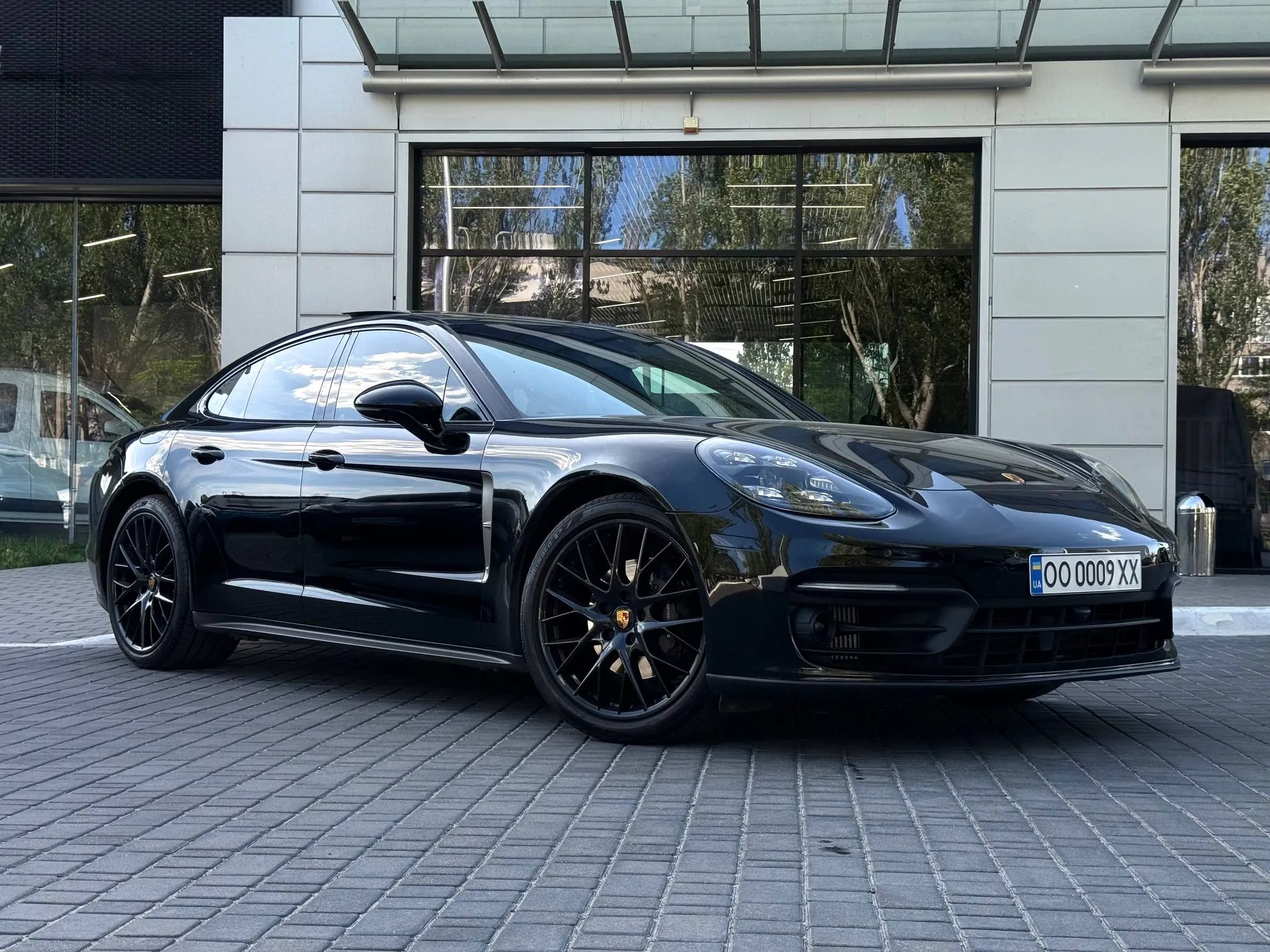 Porsche Panamera — фото 1