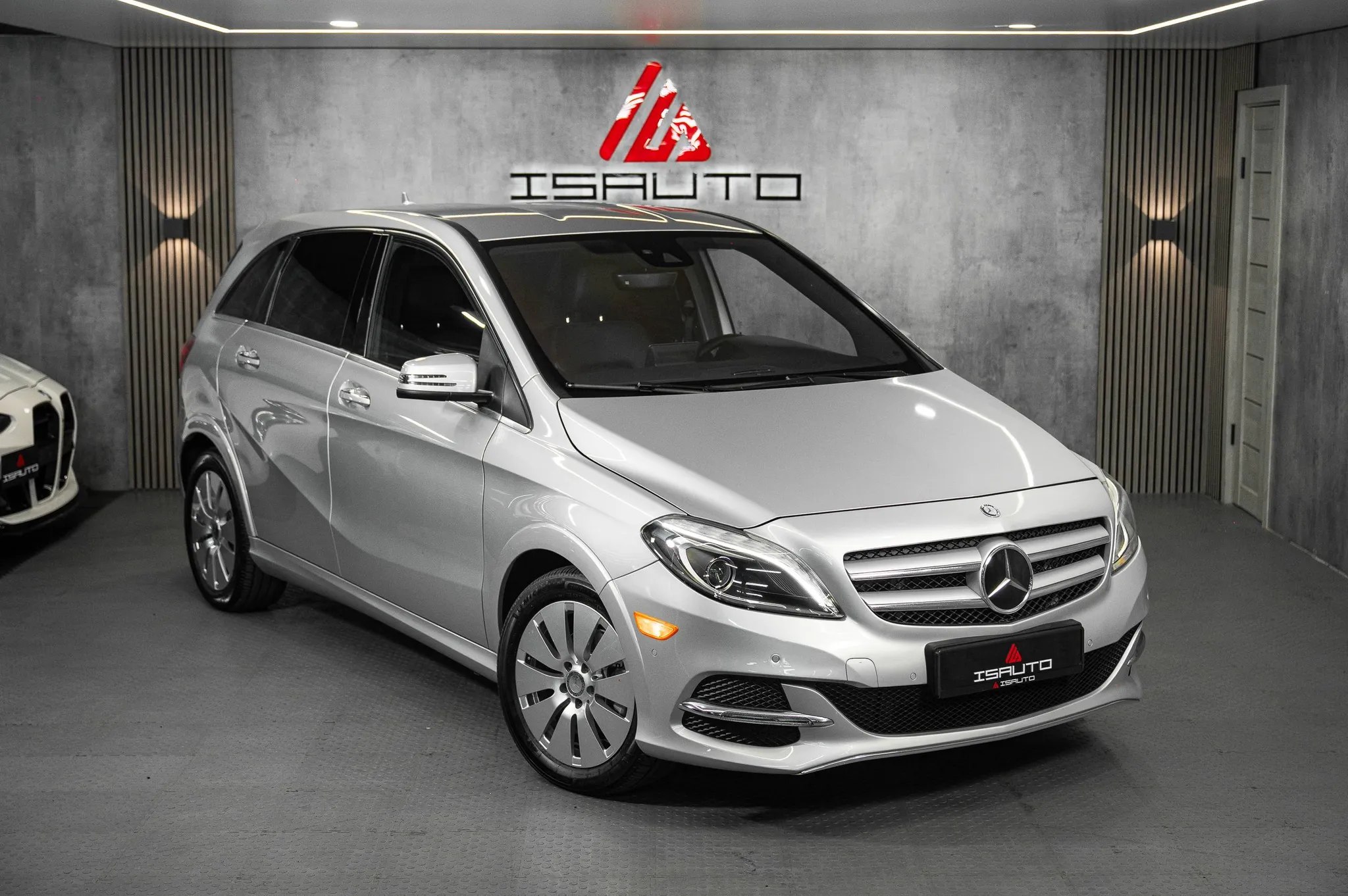 Mercedes-Benz BClass B250E — фото 1