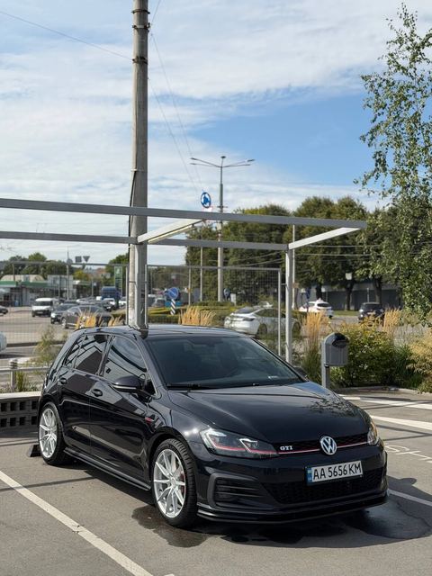 Volkswagen Golf GTI