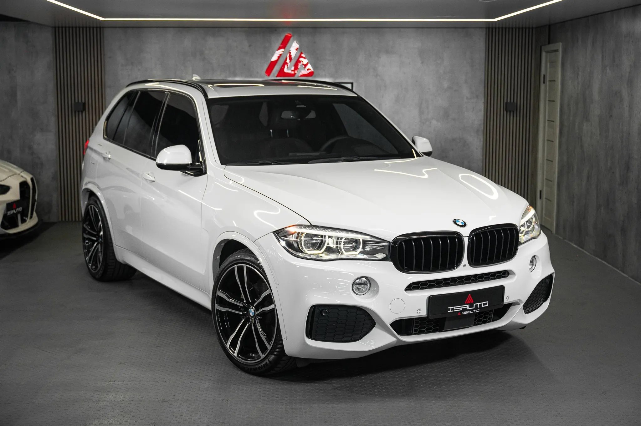 BMW X5 sDrive35i — фото 1