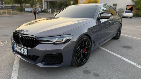 BMW M550i