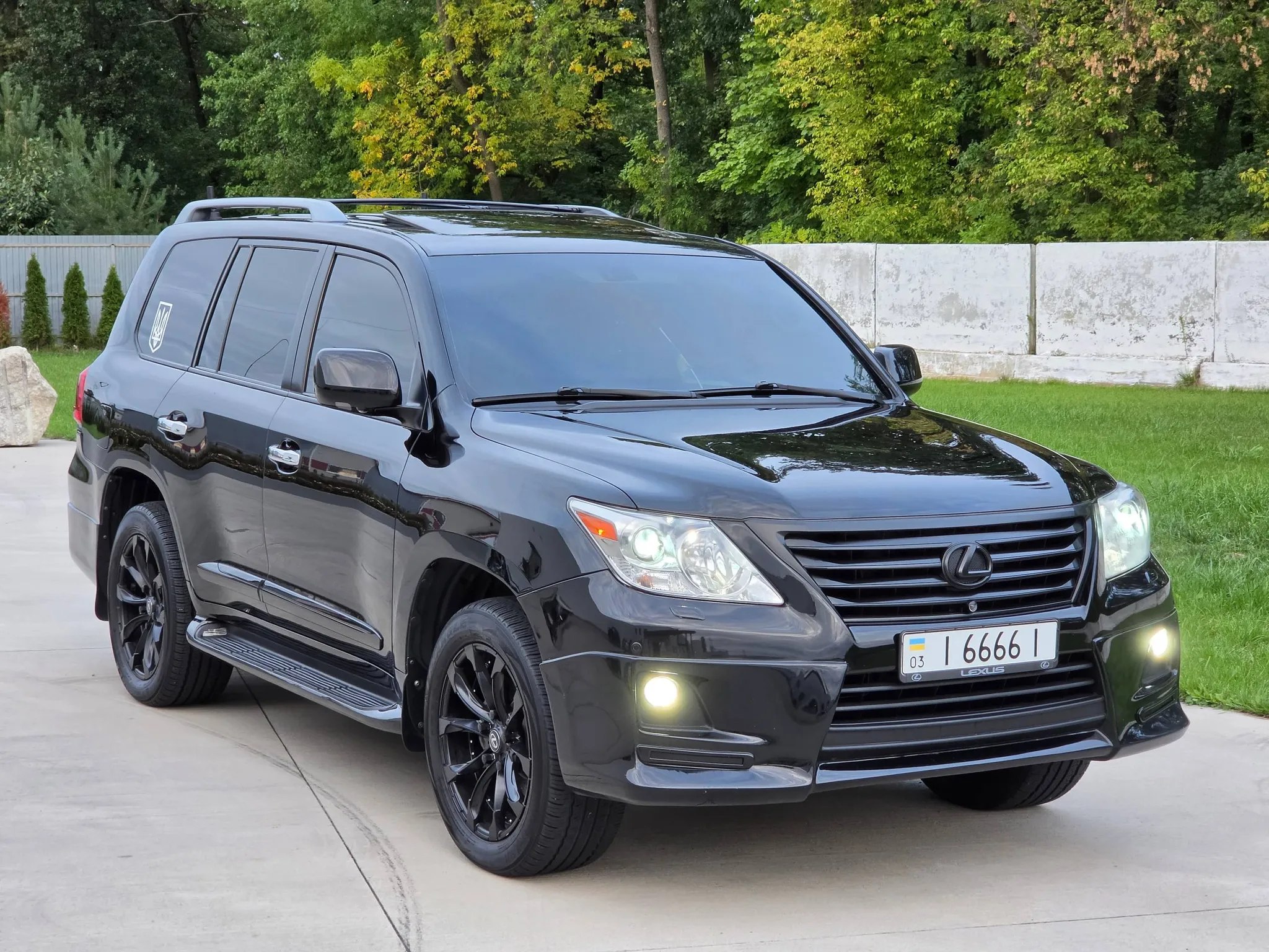 Lexus LX — фото 1