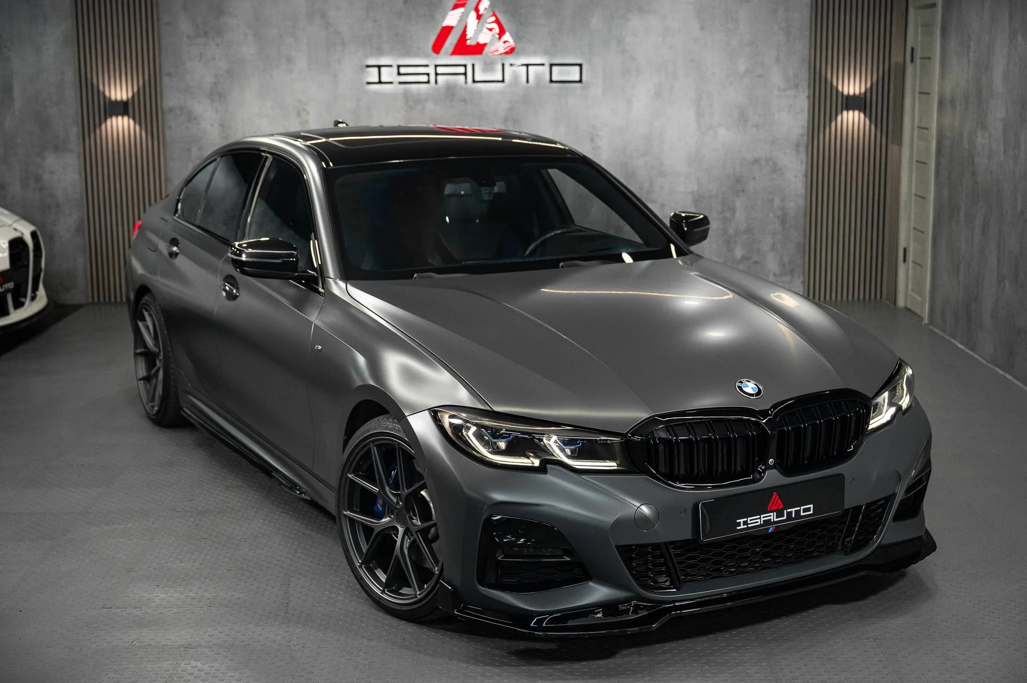 BMW 3Series 330i sDrive — фото 1