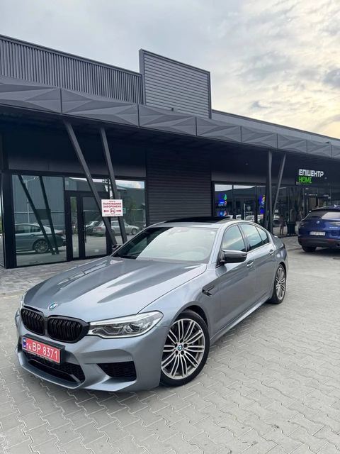 BMW M550i