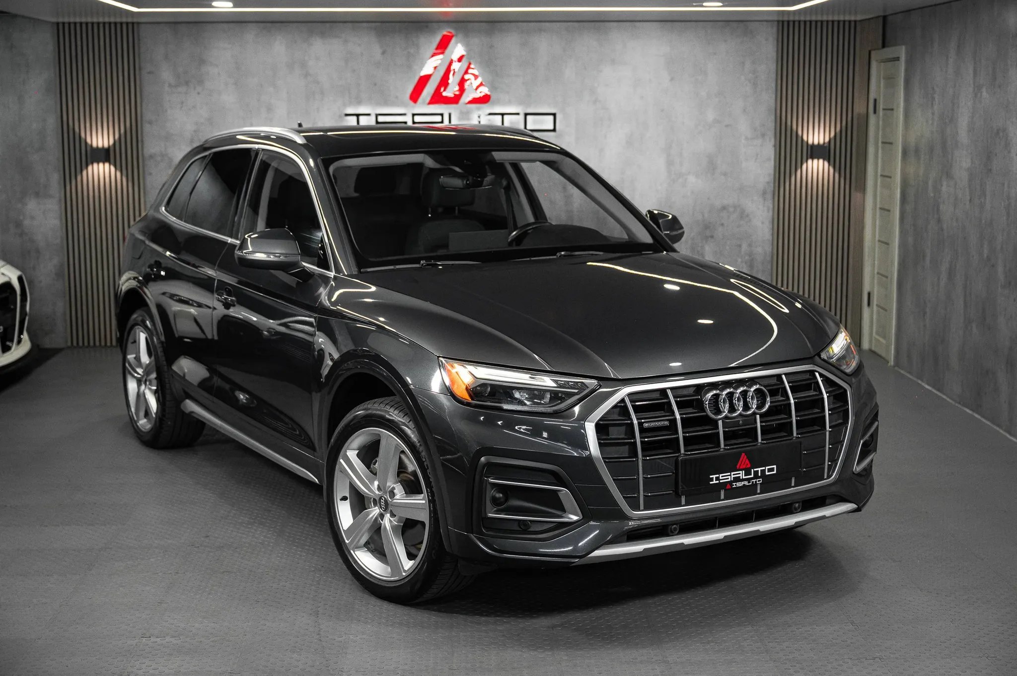 Audi Q5 — фото 1