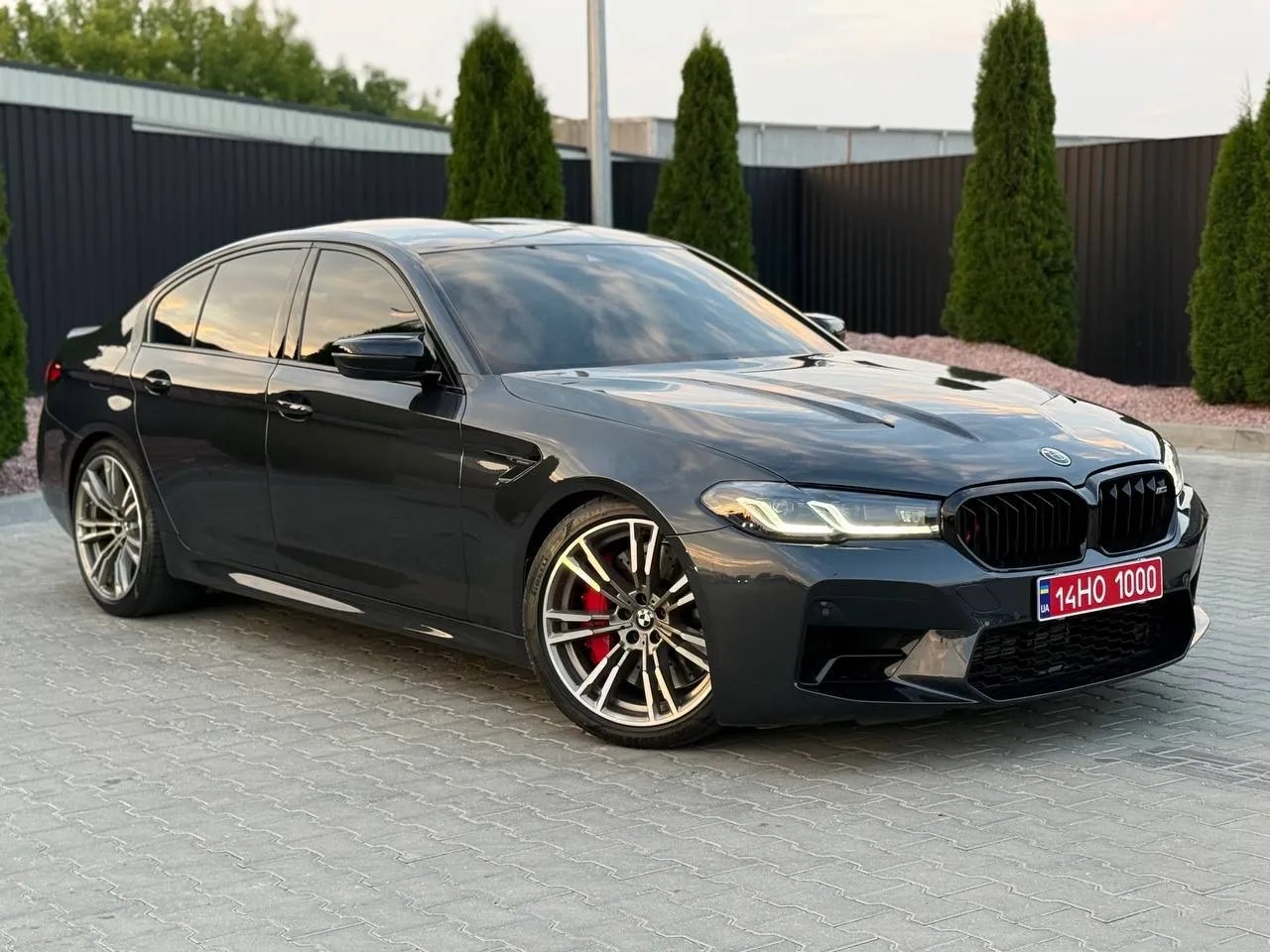 BMW M5 — фото 1