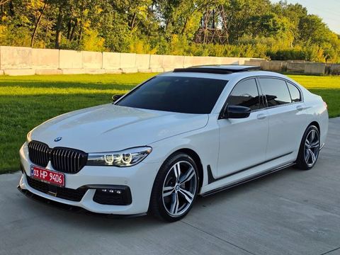 BMW 740i