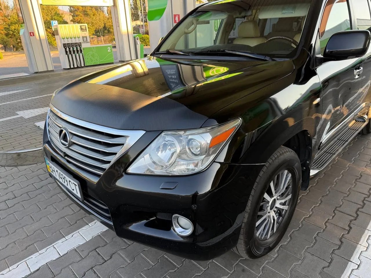 Lexus LX — фото 1