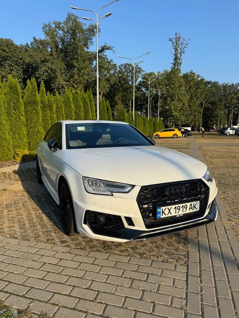 Audi S4
