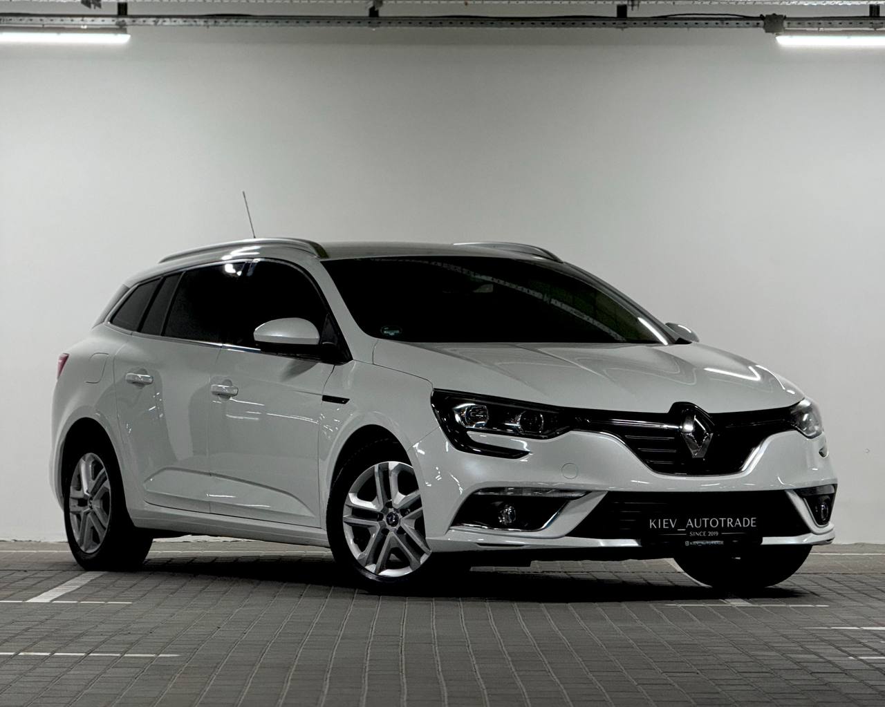 Renault MEGANE IV — фото 1