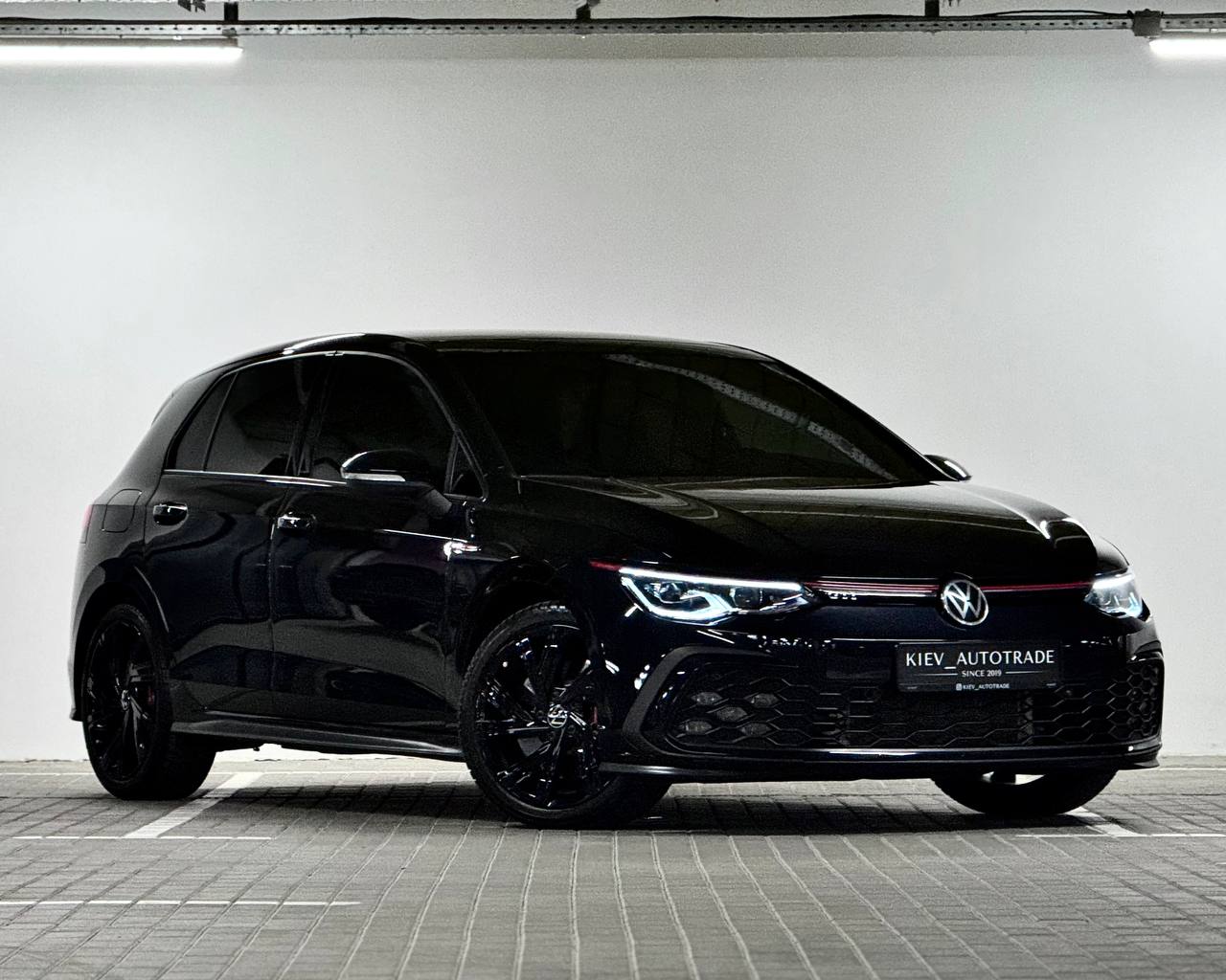Volkswagen Golf GTI — фото 1