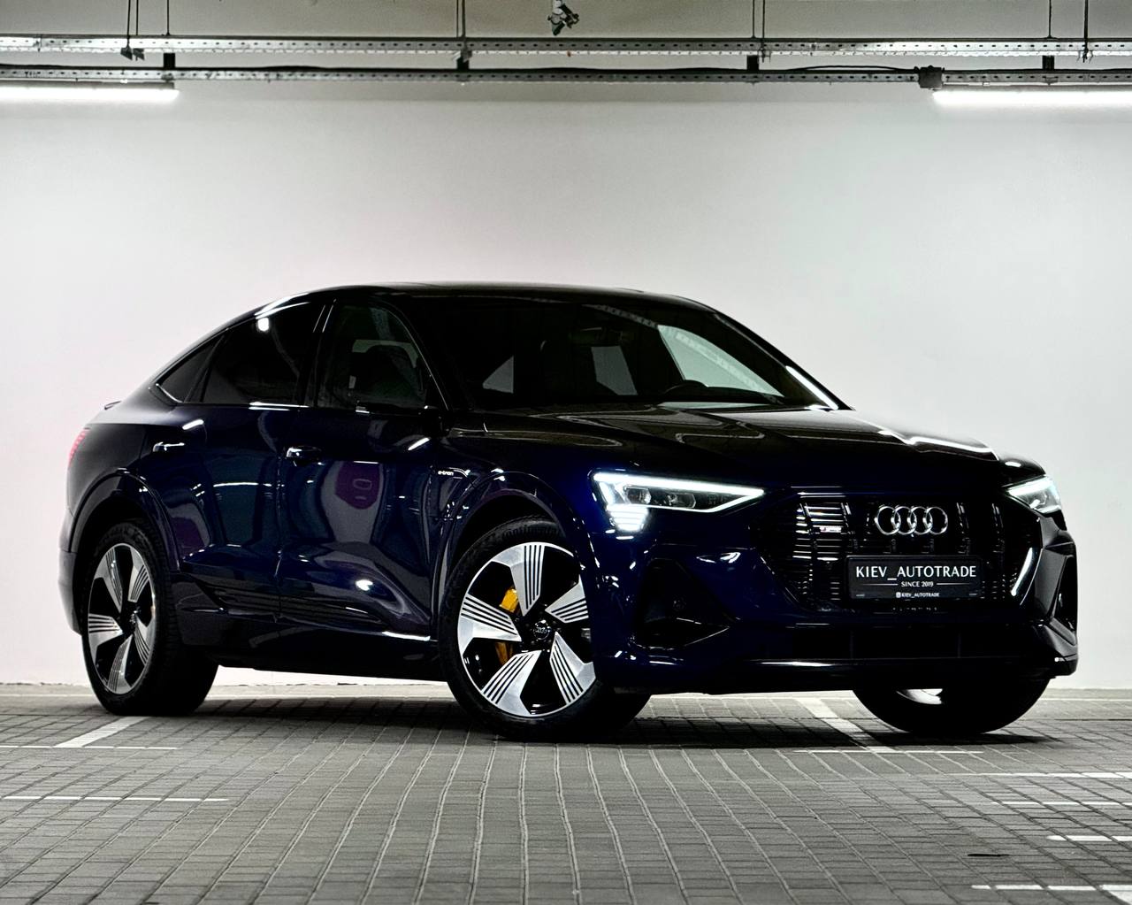 Audi E-tron Sportback 55 — фото 1