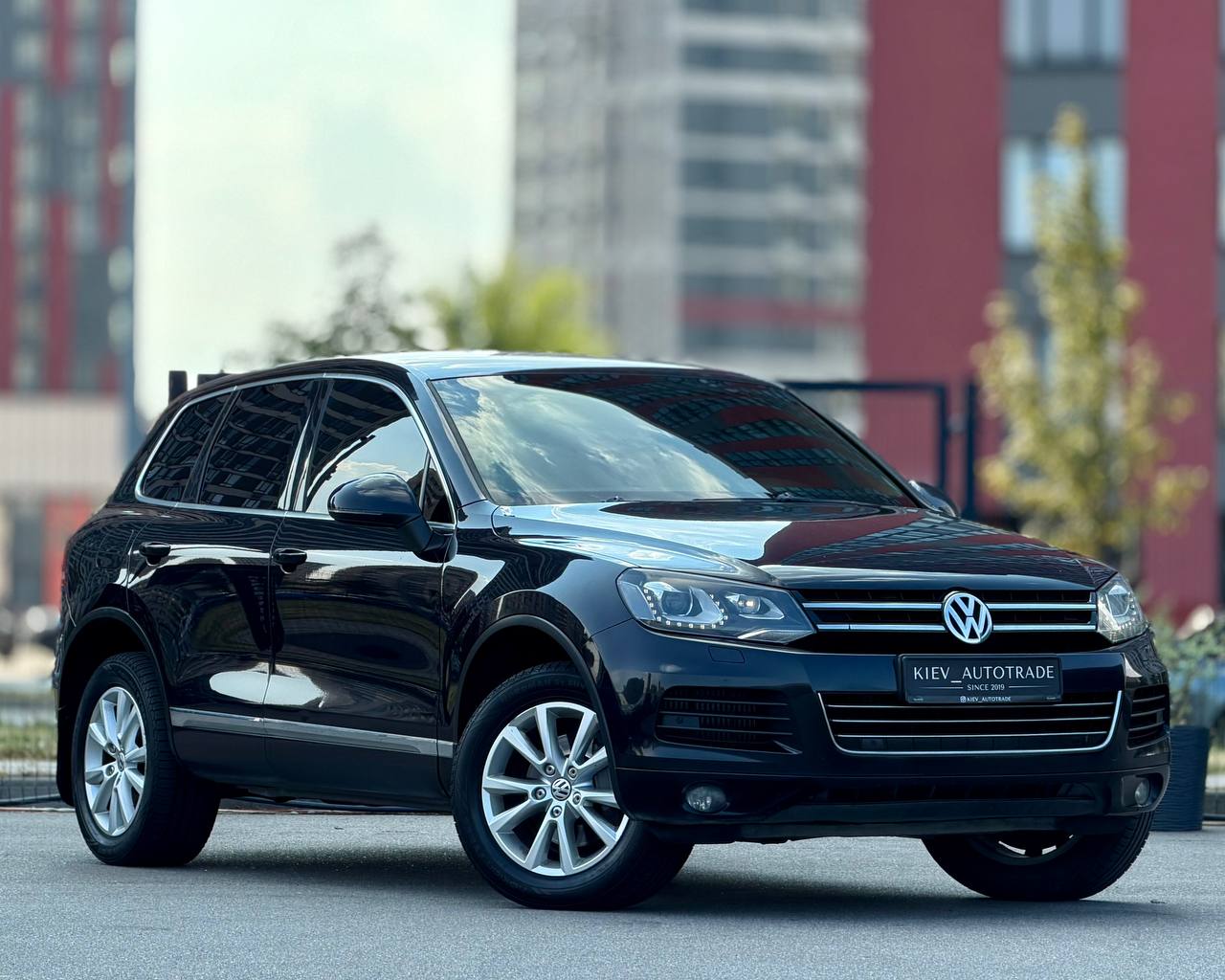 Volkswagen Touareg Official — фото 1
