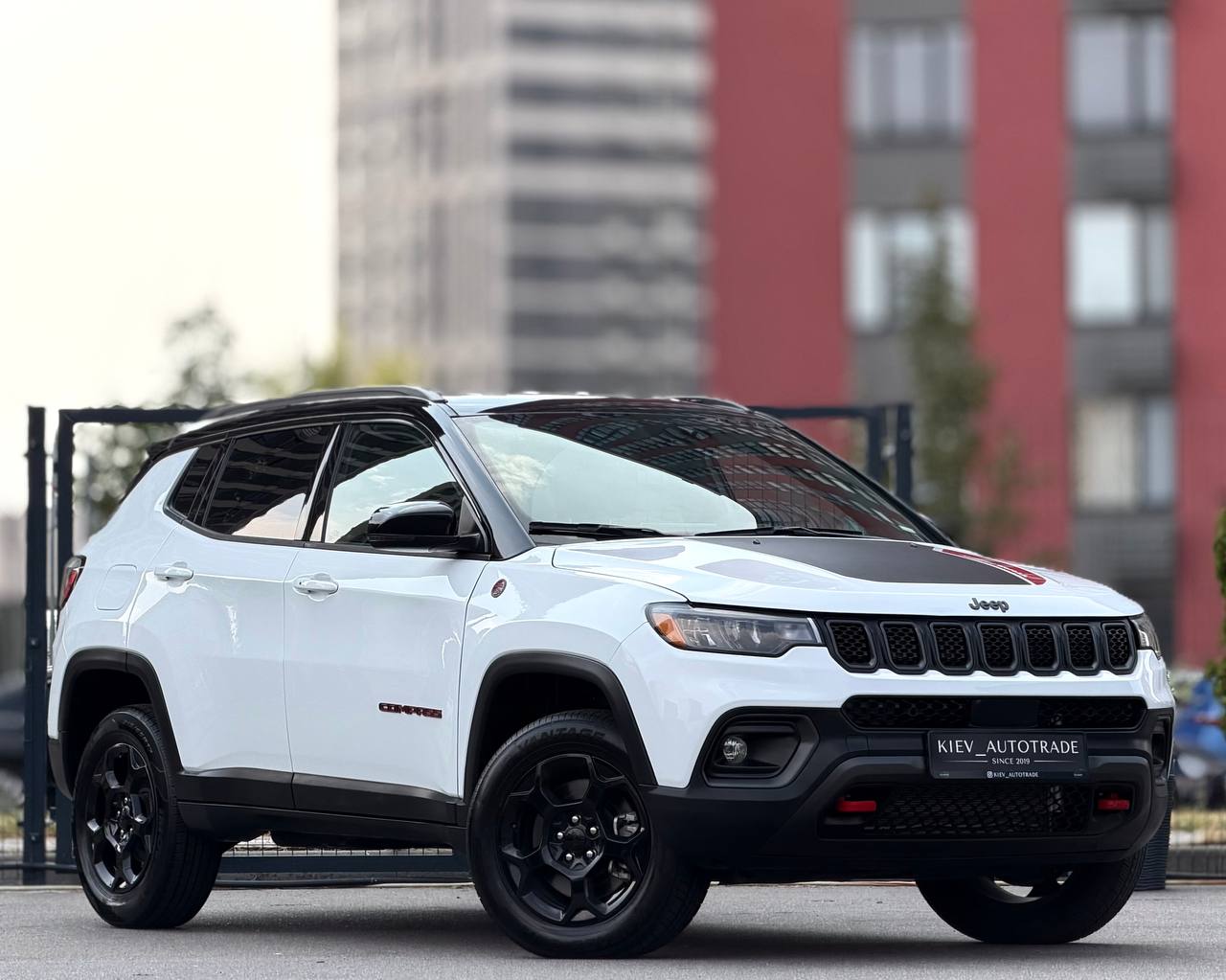 Jeep Compass — фото 1