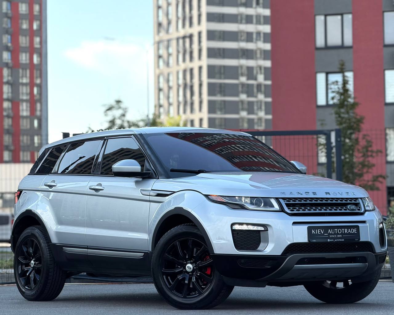 Land Rover Range Rover Evoque — фото 1