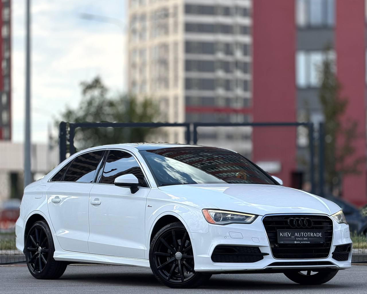 Audi A3 — фото 1