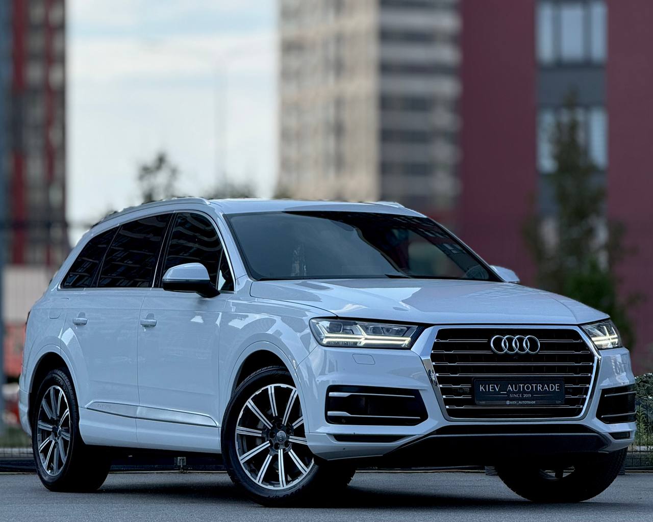 Audi Q7 — фото 1