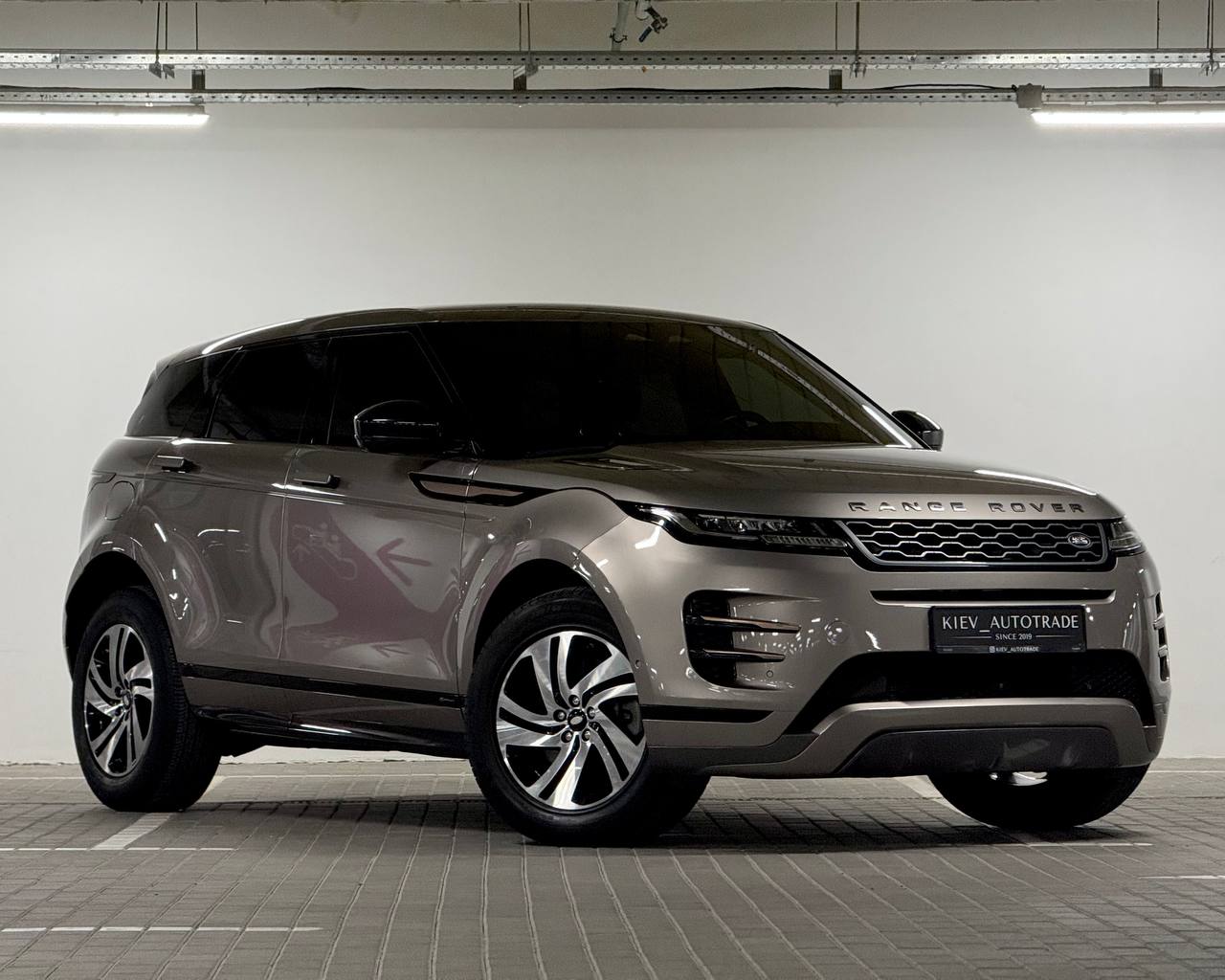 Land Rover Range Rover Evoque — фото 1