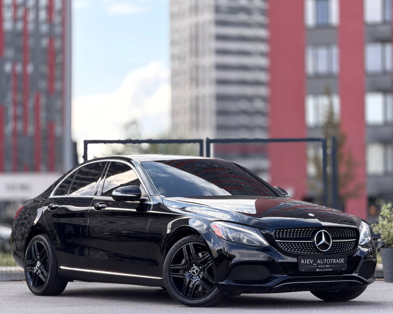 Mercedes-Benz C300 4MATIC — фото 1