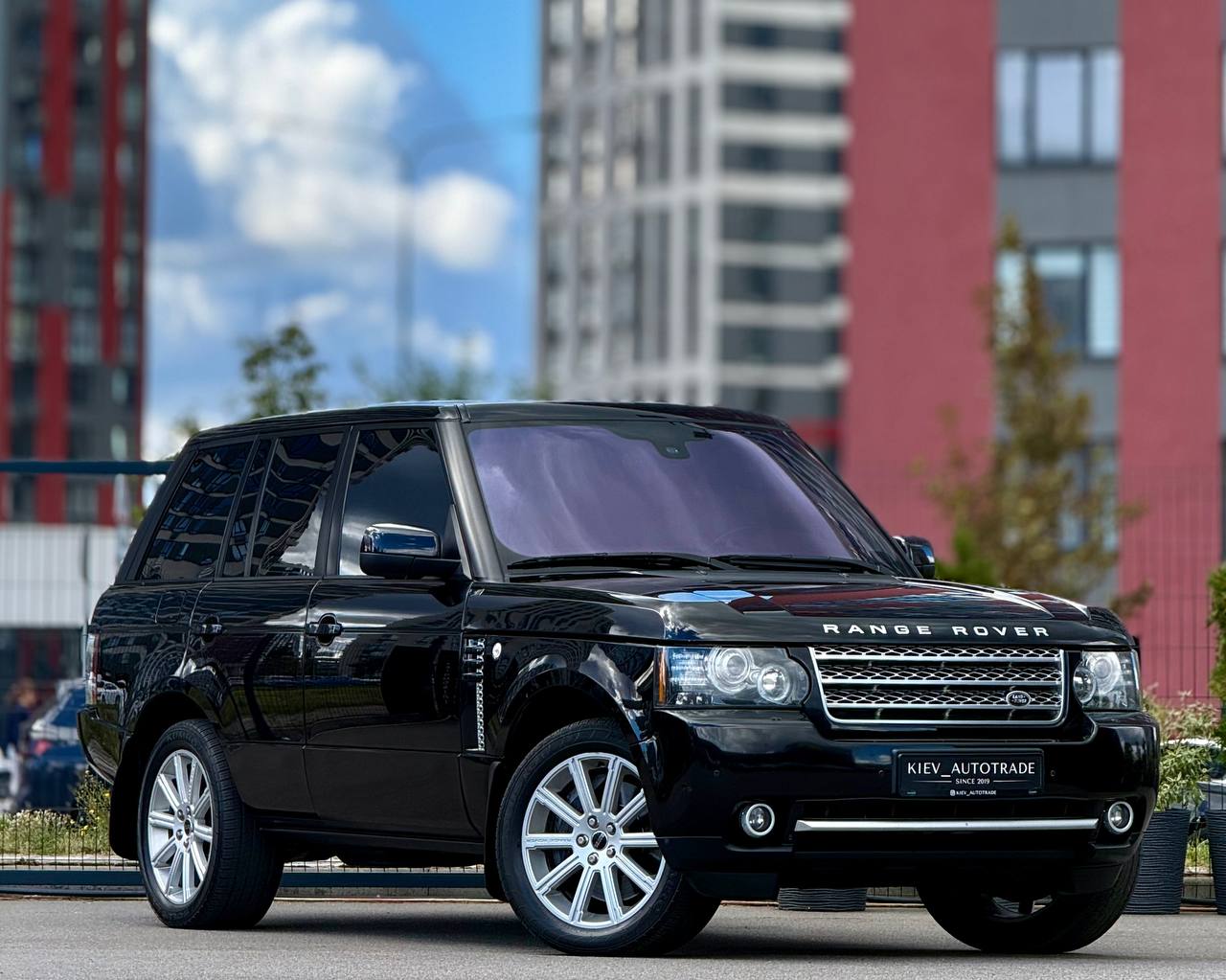 Land Rover Range Rover — фото 1