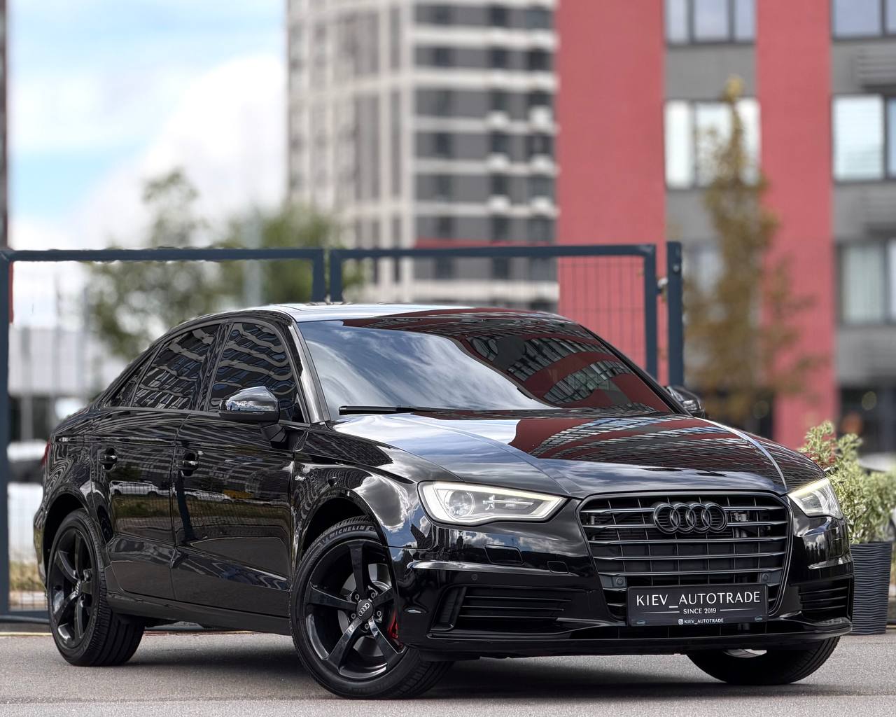 Audi A3 — фото 1