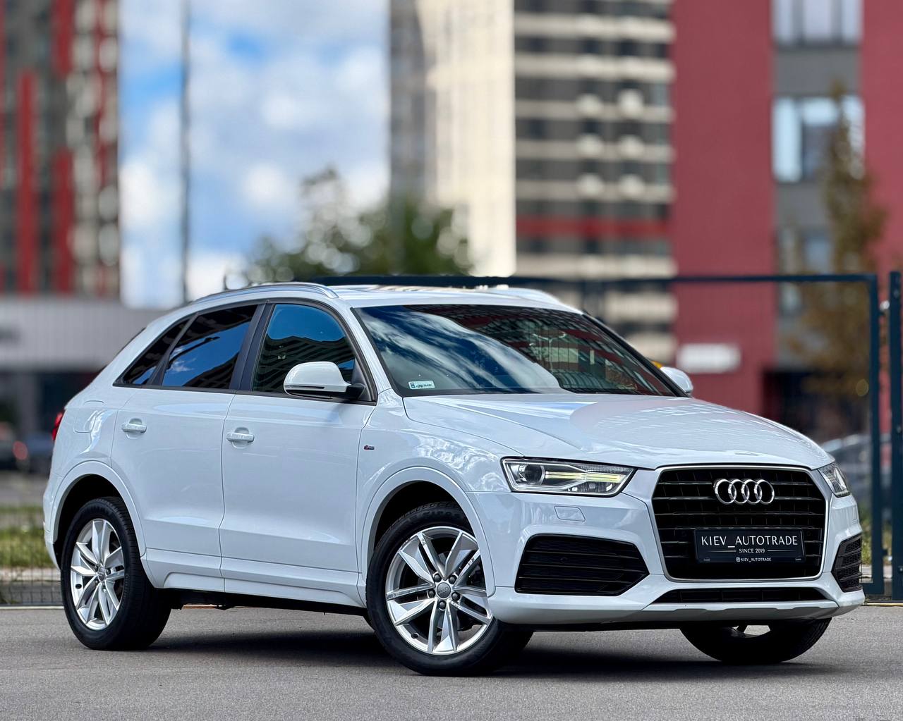 Audi Q3 — фото 1