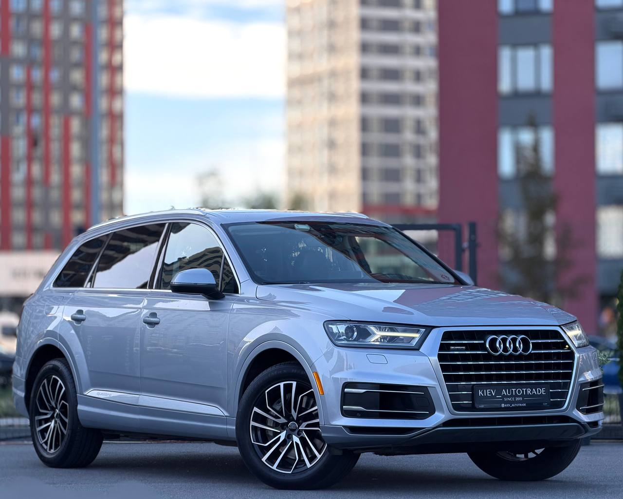 Audi Q7 — фото 1