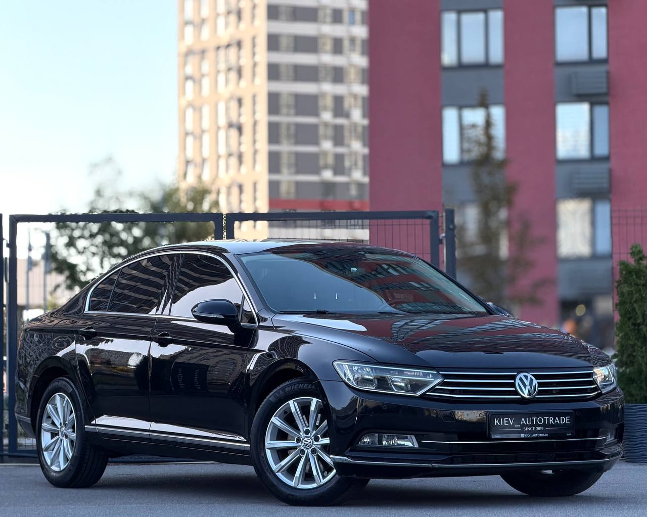 Volkswagen Passat B8 Highline — фото 1