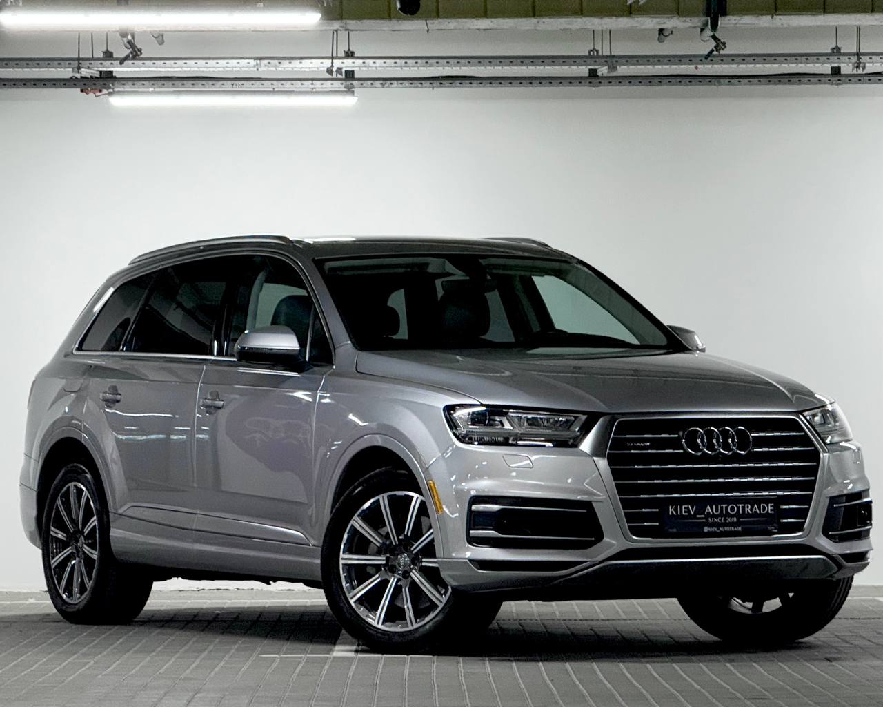 Audi Q7 — фото 1