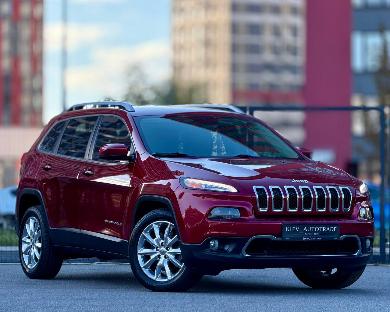 Jeep Cherokee — фото 1