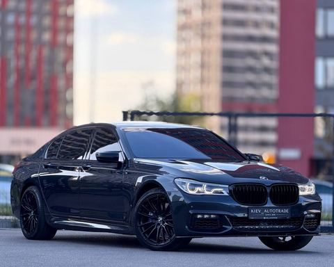 BMW 740i