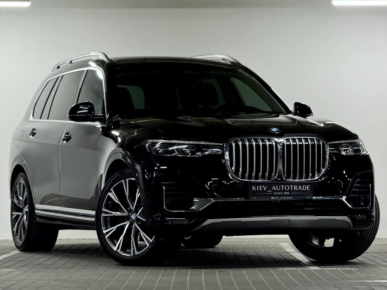 BMW X7 Xdrive 50I — фото 1