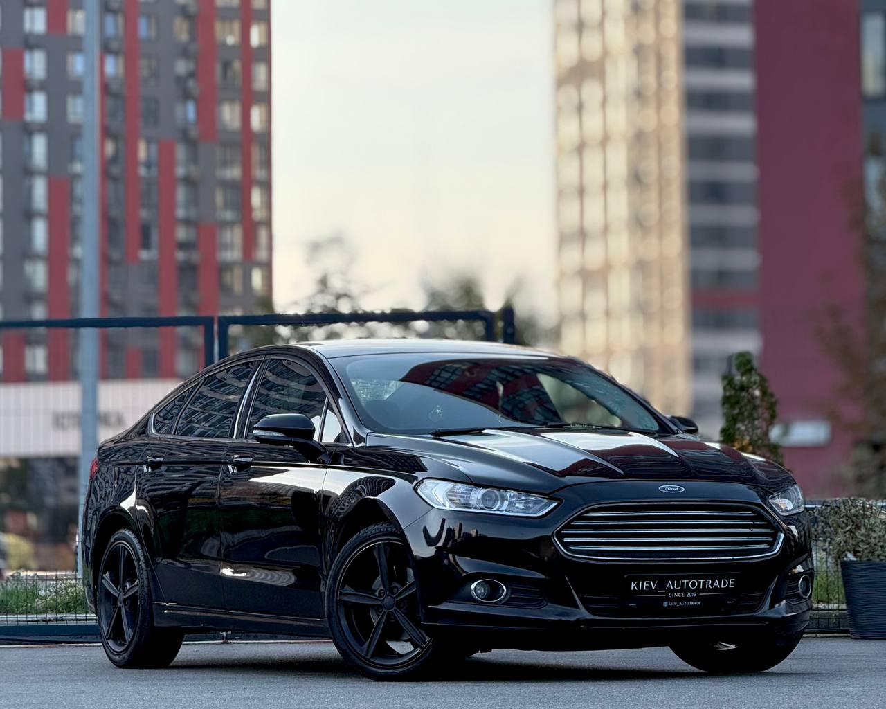 Ford Fusion — фото 1