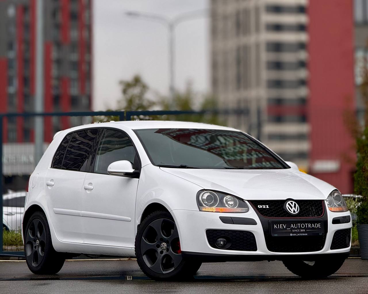 Volkswagen Golf GTI — фото 1