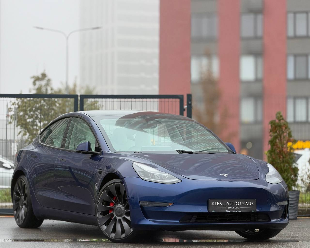 Tesla Model 3 — фото 1