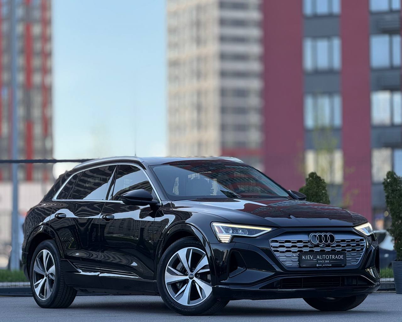 Audi Q8 — фото 1