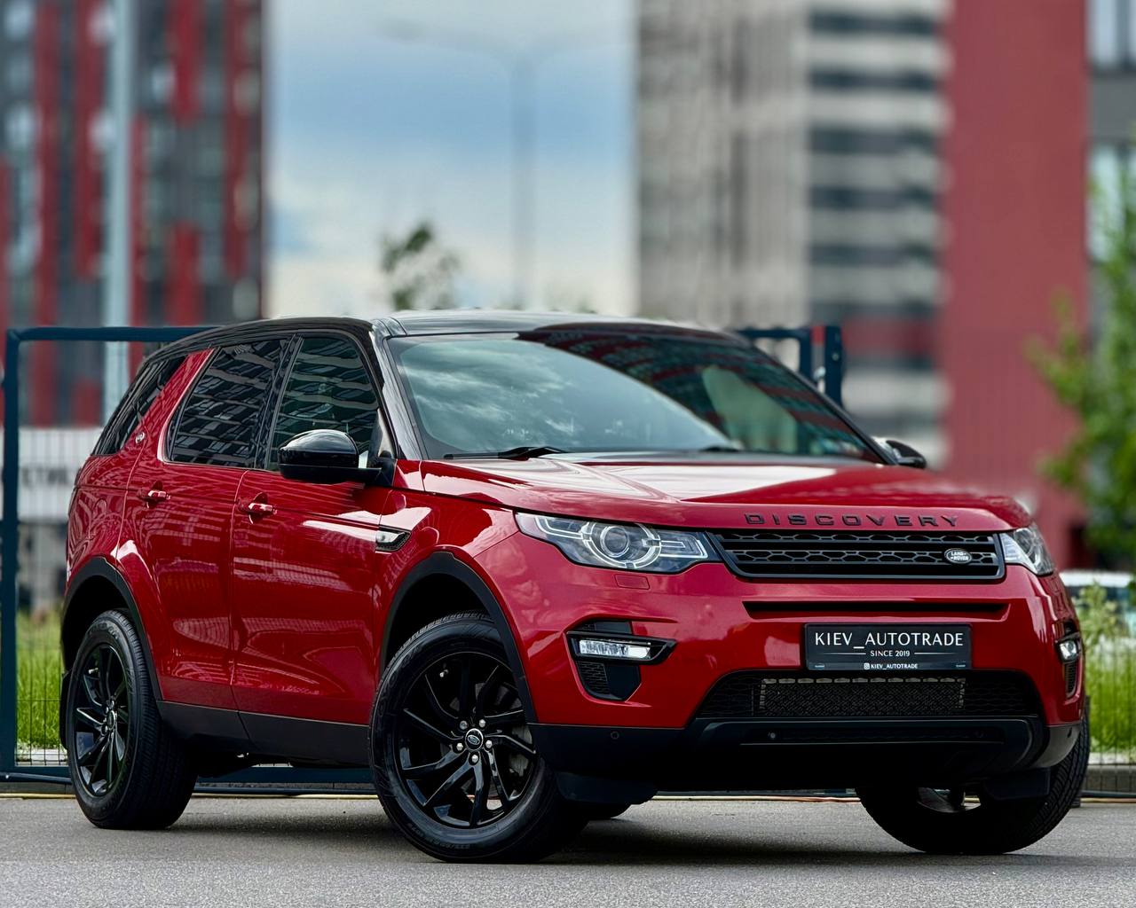Land Rover Discovery Sport — фото 1